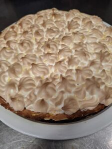Tarte meringuée - restaurant saint nazaire - ca mijote et compagnie
